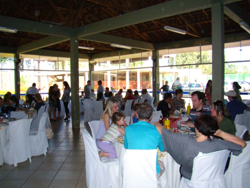 Almoço tropical