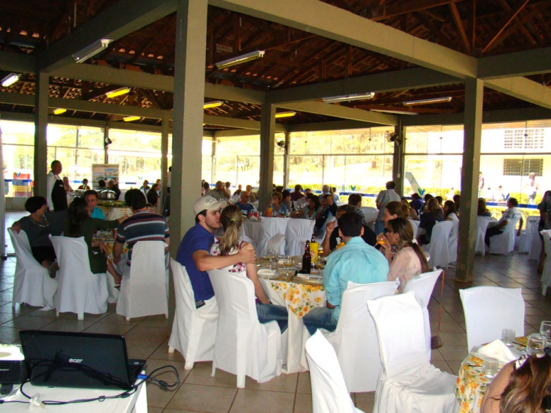 Almoço tropical